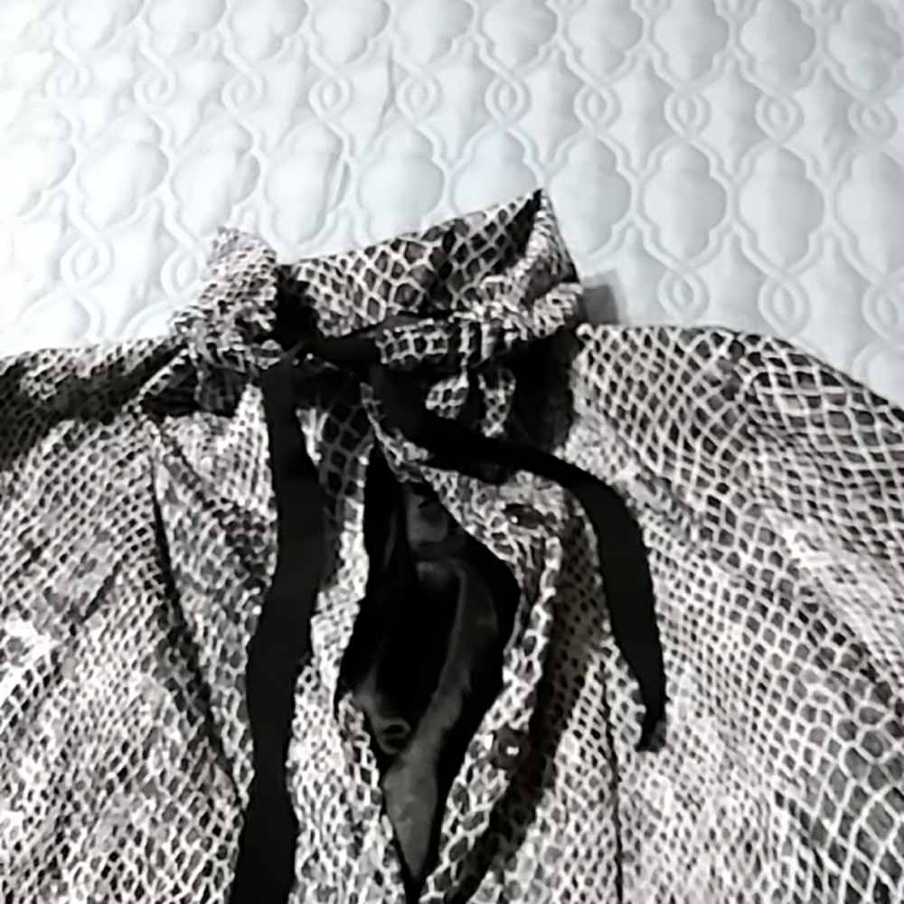 Chicos Water resistant Jacket - Picture 5 of 6